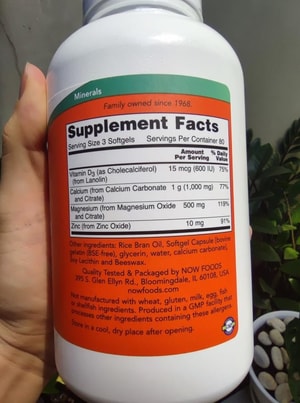 NOW Foods Calcium & Magnesium Softgels with Vitamin D3 & Zinc - Bone & Muscle Support